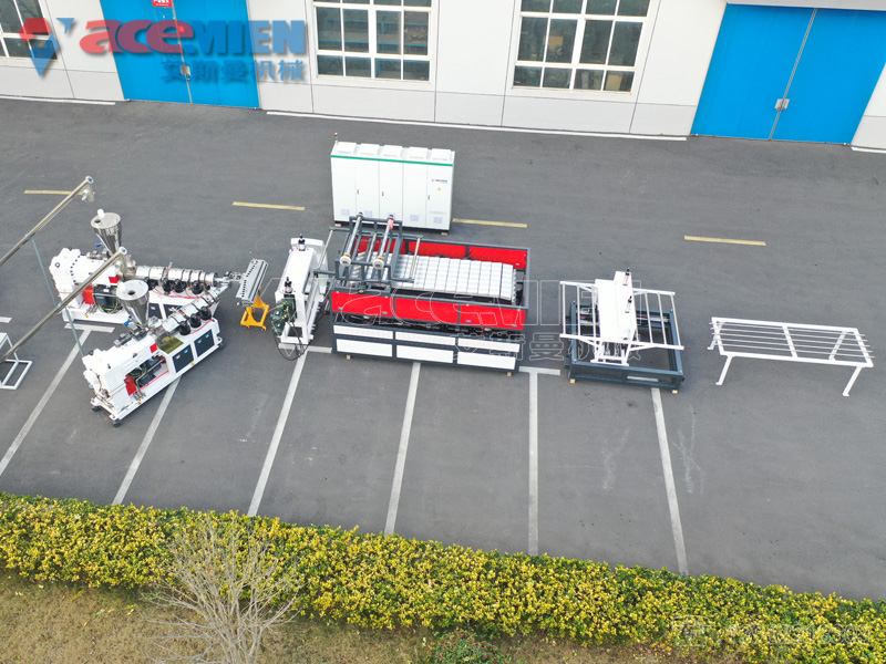 2018新型合成樹(shù)脂瓦生產(chǎn)線(xiàn)