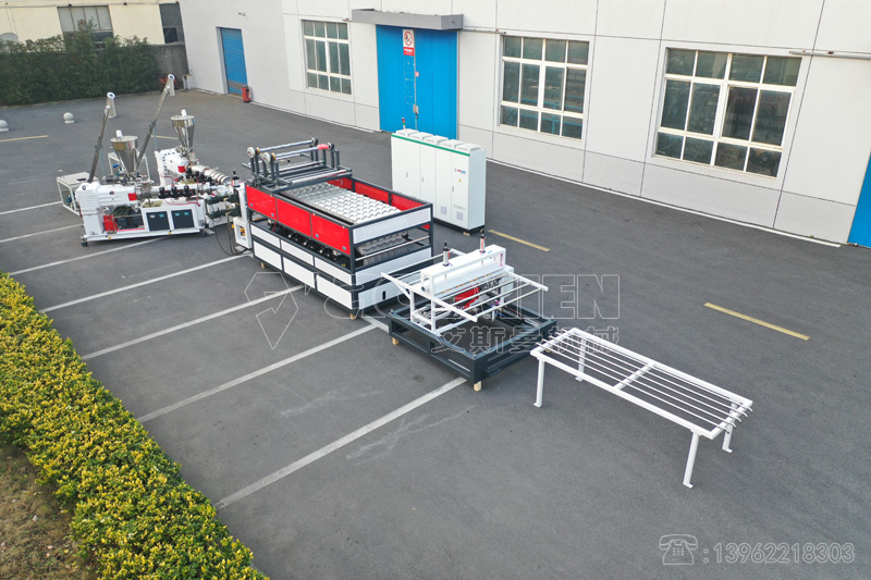 PVC+ASA四層覆膜塑料琉璃瓦生產(chǎn)線(xiàn) 合成樹(shù)脂瓦設備