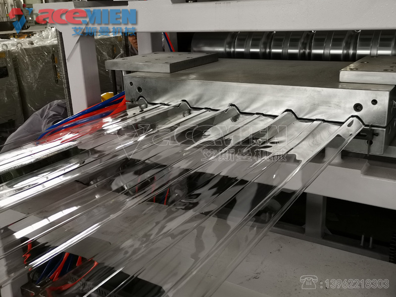 河北地區880mmPC透明波浪瓦生產(chǎn)線(xiàn)